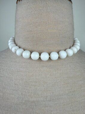 Vintage Large White Plastic Bead Choker Necklace  14.5-17"